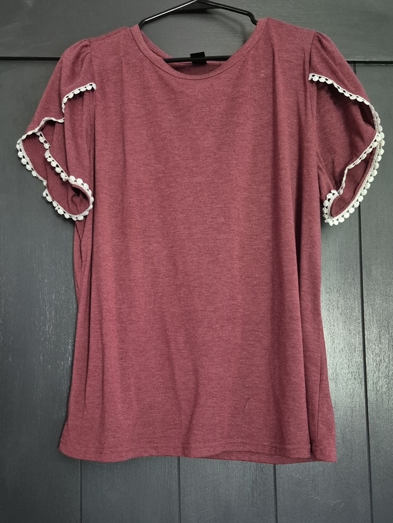 Emery Rose Tops - Women's Lace-Trim Short Sleeve Tee in Burgundy